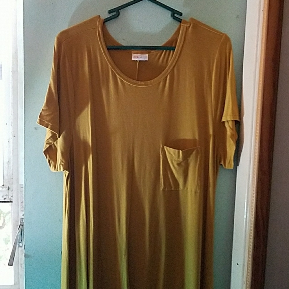 Beautiful Golden Carly XL